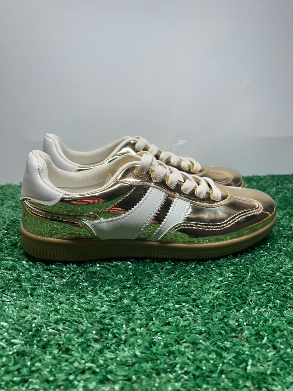 Madden Girl Kory Metallic Gold Retro Sneakers Shoes Women Size 6 NWOT